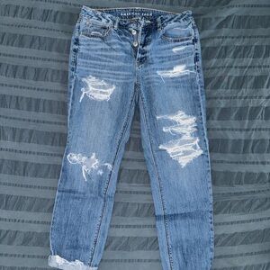 American Eagle Outfitters Women's Light Blue Distressed Boyfriend Jeans